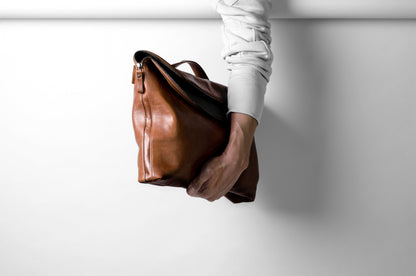 Casual Messenger. Classic