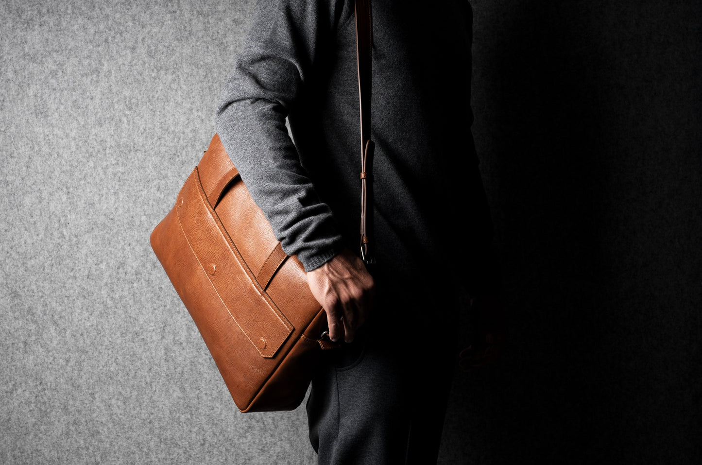 Long-distance travel briefcase. Classic model