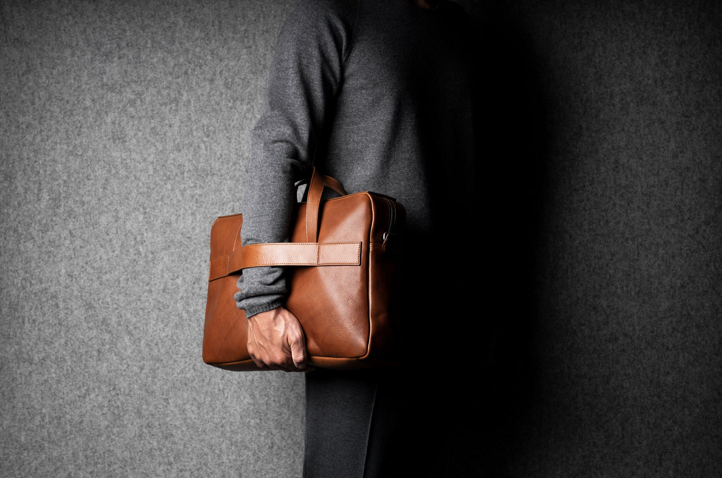 Long-distance travel briefcase. Classic model