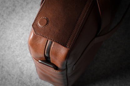 Long-distance travel briefcase. Classic model