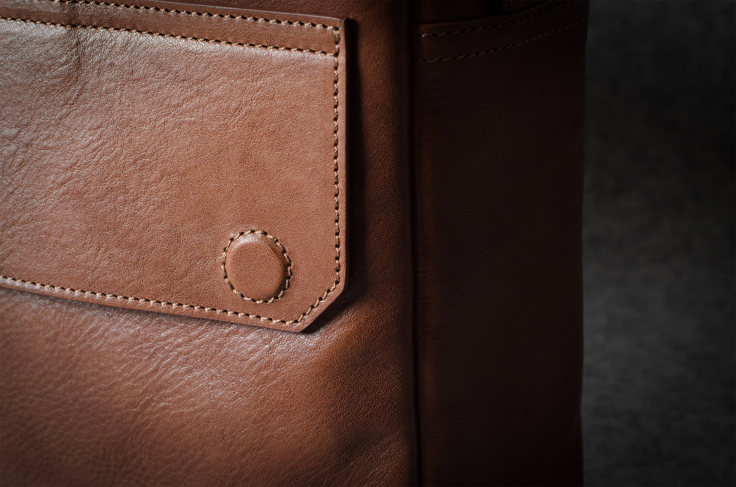 Long-distance travel briefcase. Classic model